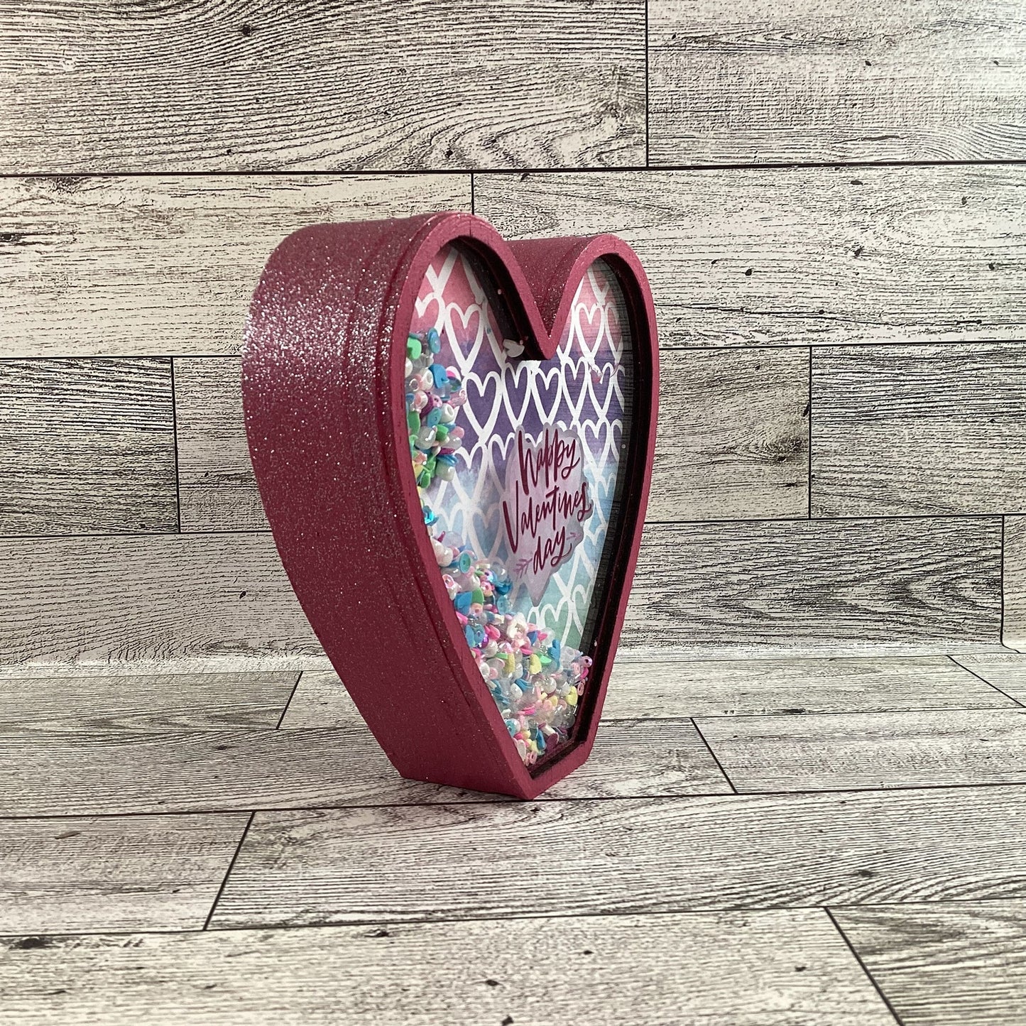 AGD  Valentines Decor - Heart Shaped Happy Day Chunky Wood Shaker