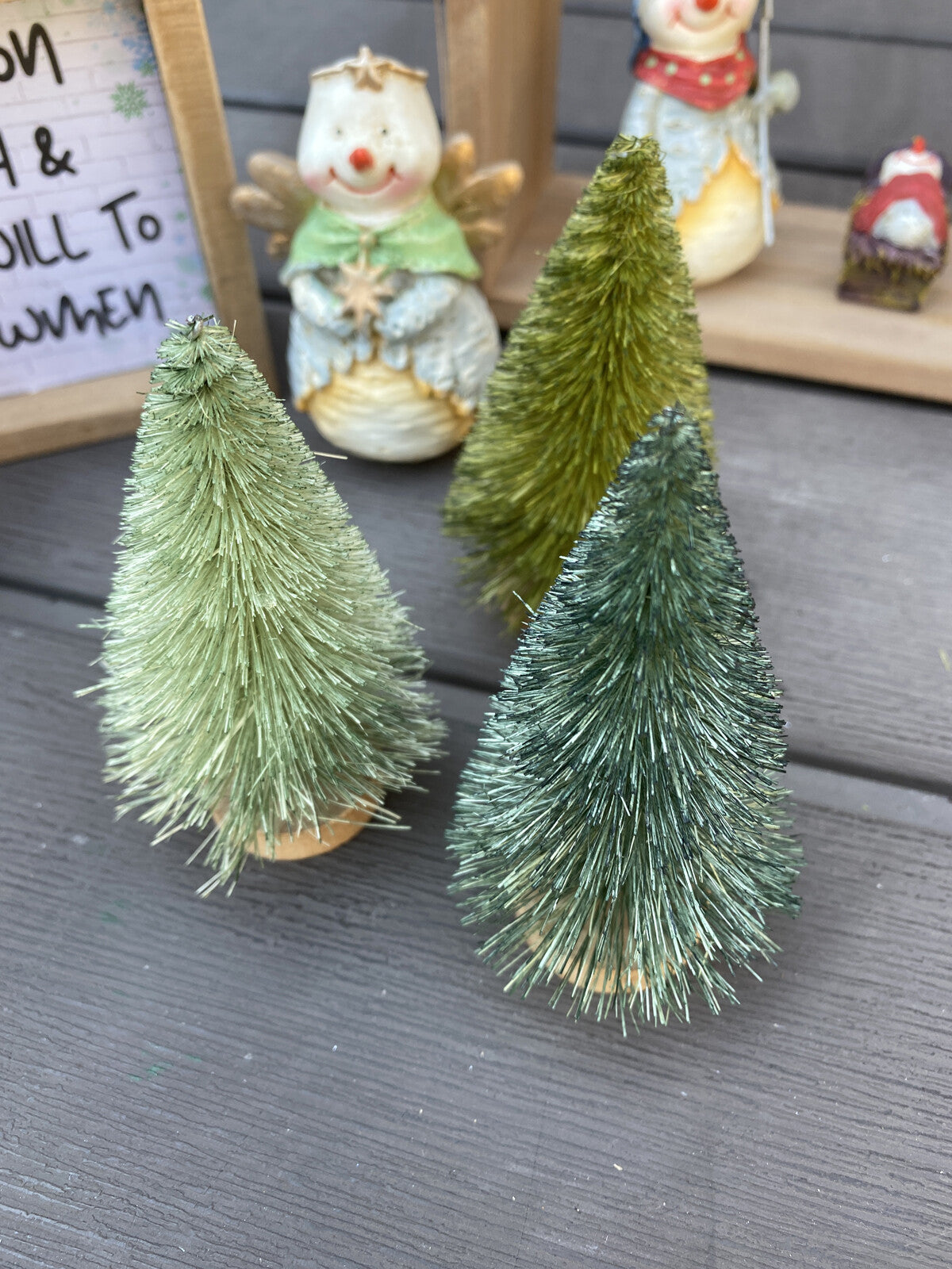 AGD Christmas Decor - Peace on Earth Goodwill Snowmen Nativity Set