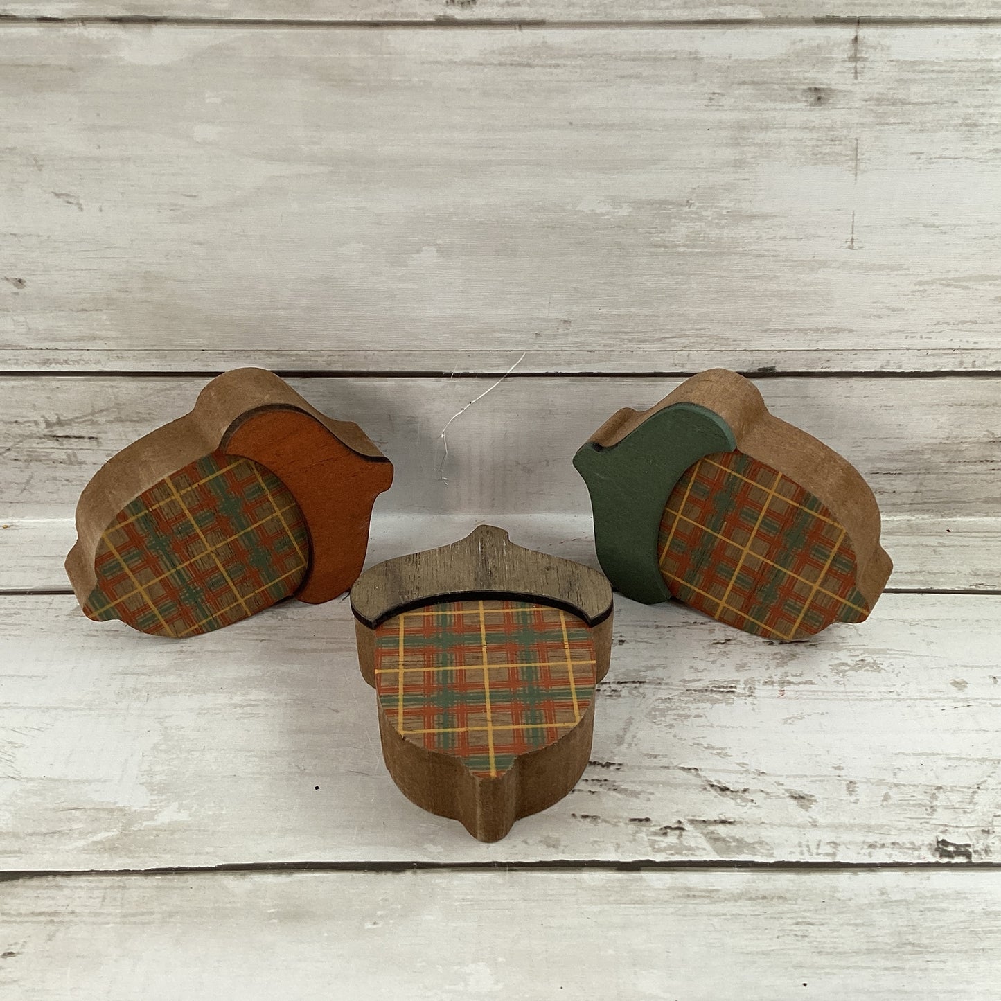 AGD Fall Decor - Festive Resin Squirrels Figurines and Acorns 6pc Set