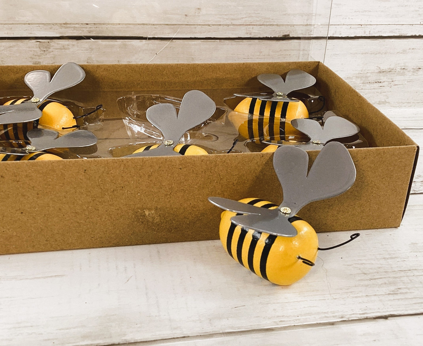 HL Spring Decor - Wood Metal Bees 6 pc Set