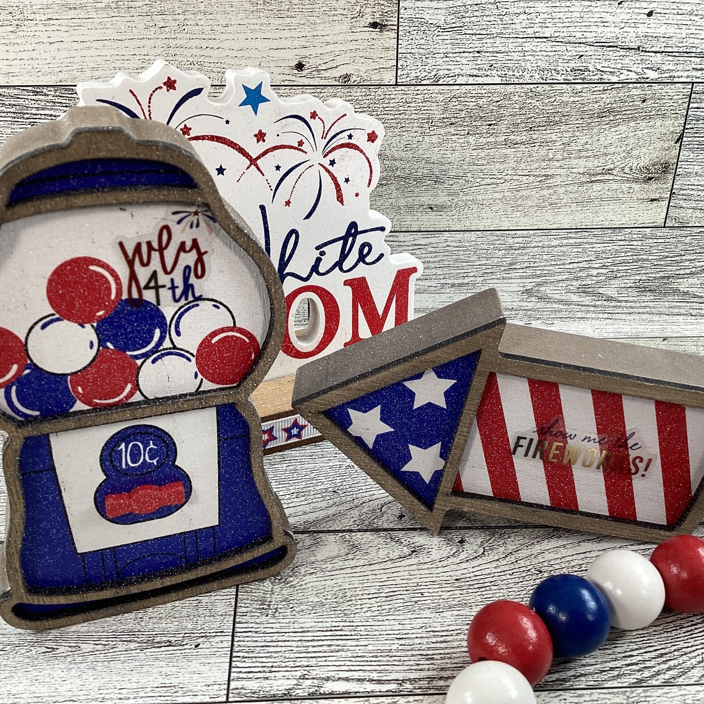 AGD Patriotic Decor - Gumball Firecracker Boom Sign Garland Tier Tray 4pc