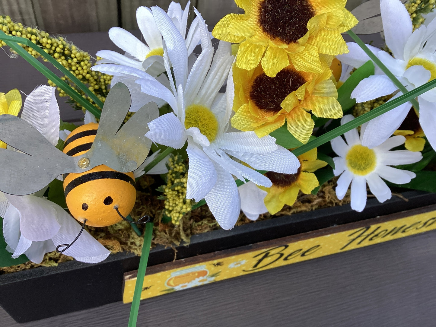 AGD Spring Decor -  Summer Bee Happy Honest Reversible Floral Display
