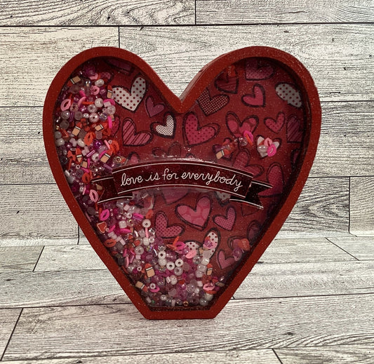 AGD  Valentines Decor - Heart Shaped Love Chunky Wood Shaker