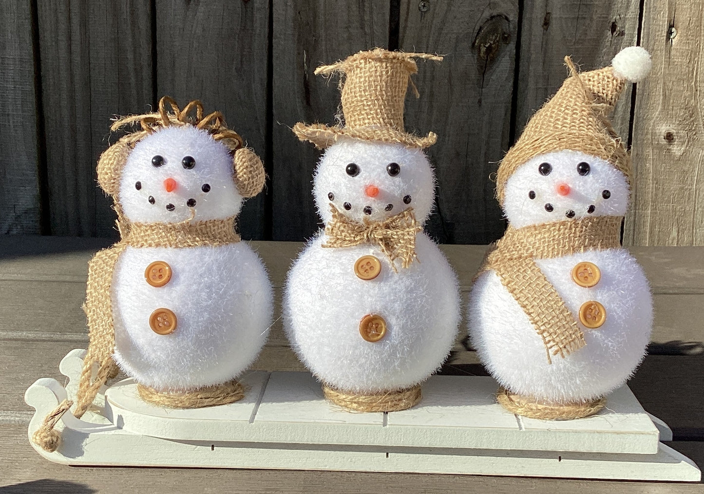 AGD  Christmas Decor - Chippy Wood Feeling Frosty Snowmen Sled 7pc