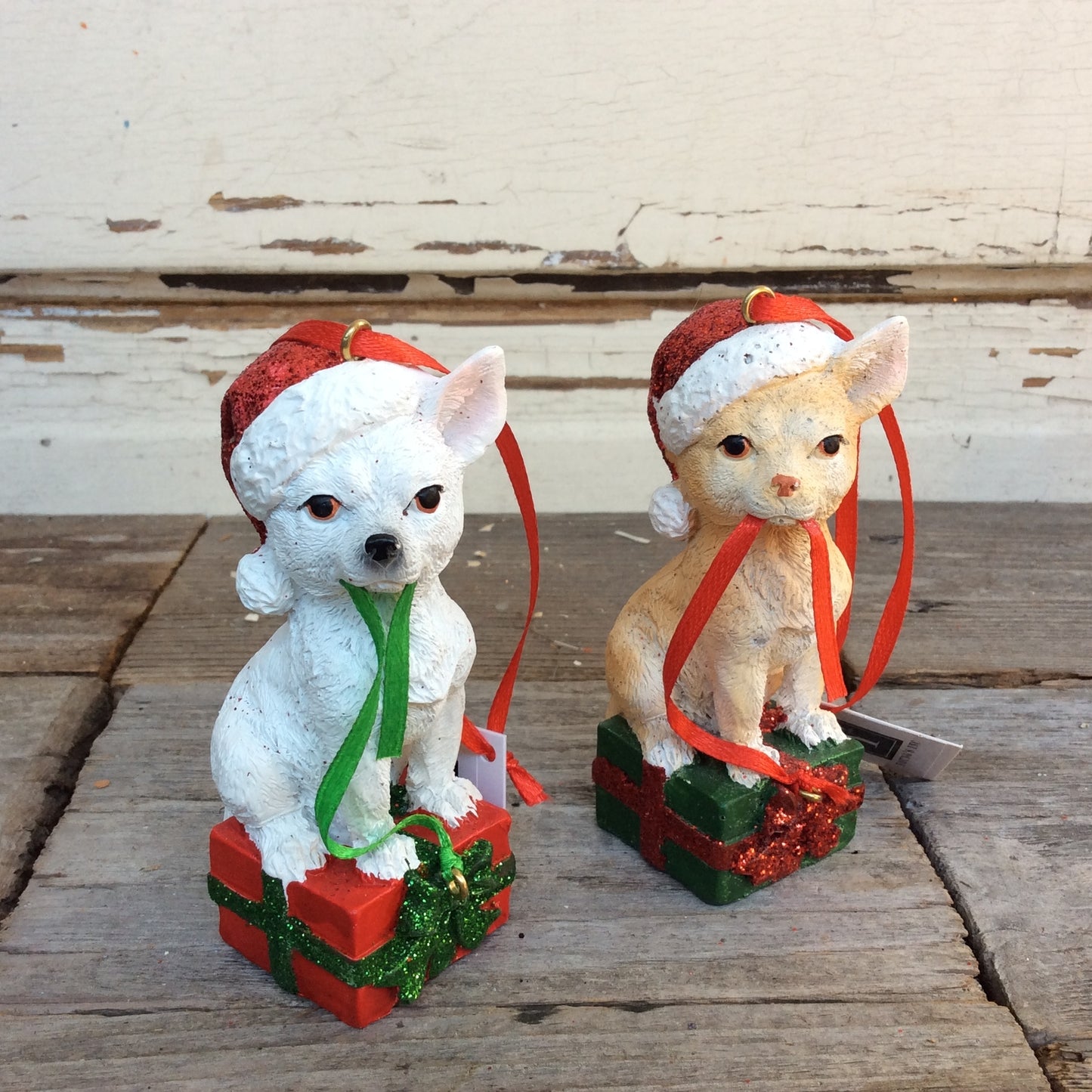 AGD Christmas Decor - Oh What Fun! Prim Resin Cats In Hats Display
