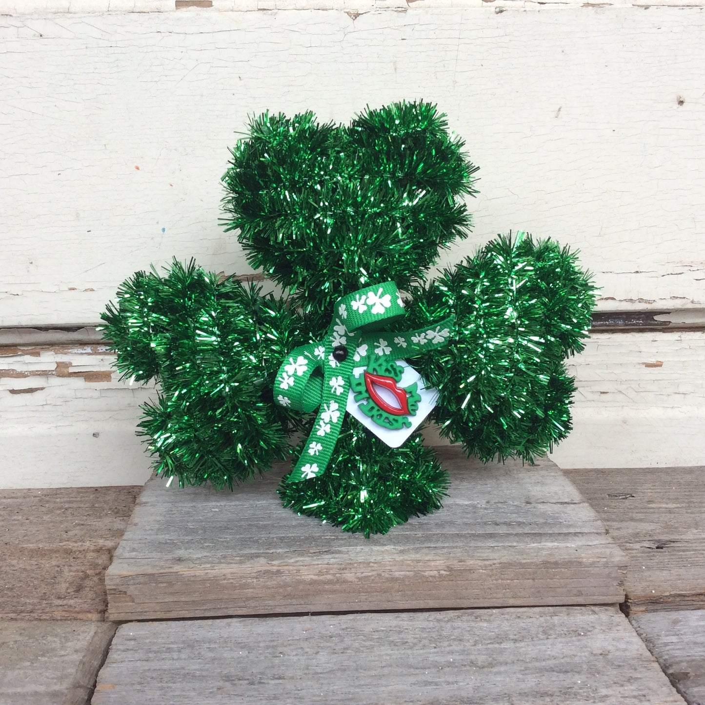 AGD St Patrick's Decor - Kiss Me Irish Mini Tinsel Shamrock Display