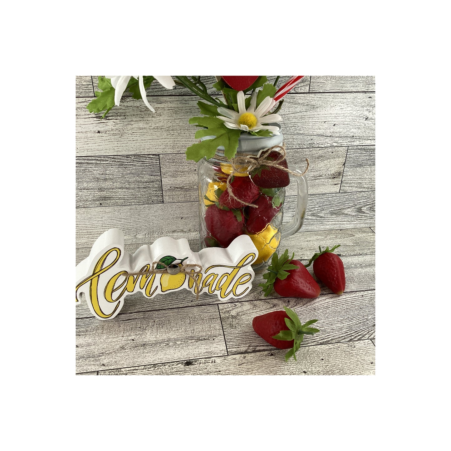 AGD  Summer Decor - Sweet Life Strawberry Lemonade Glass Daisy Decor 2pc