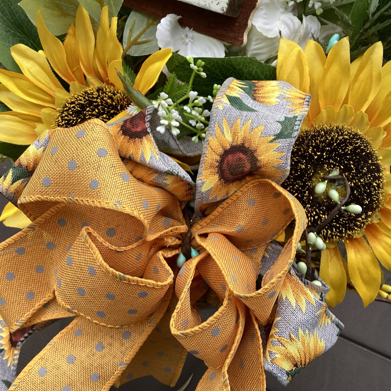 AGD  Spring Decor -Summer Sunflower BE Still Floral Galvanized Metal Display