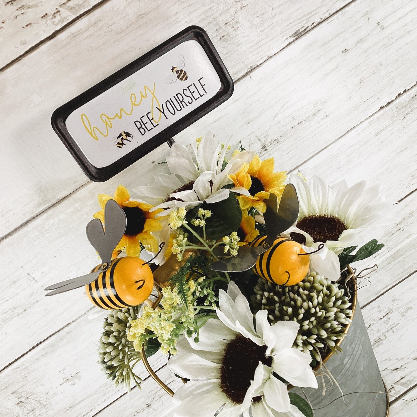 AGD Summer Decor - Bee Theme Sunflower Centerpiece Display