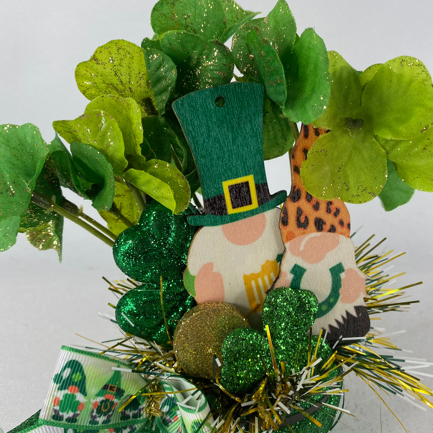 AGD St Patrick's Decor - Gnome Leprechaun Pipe Display