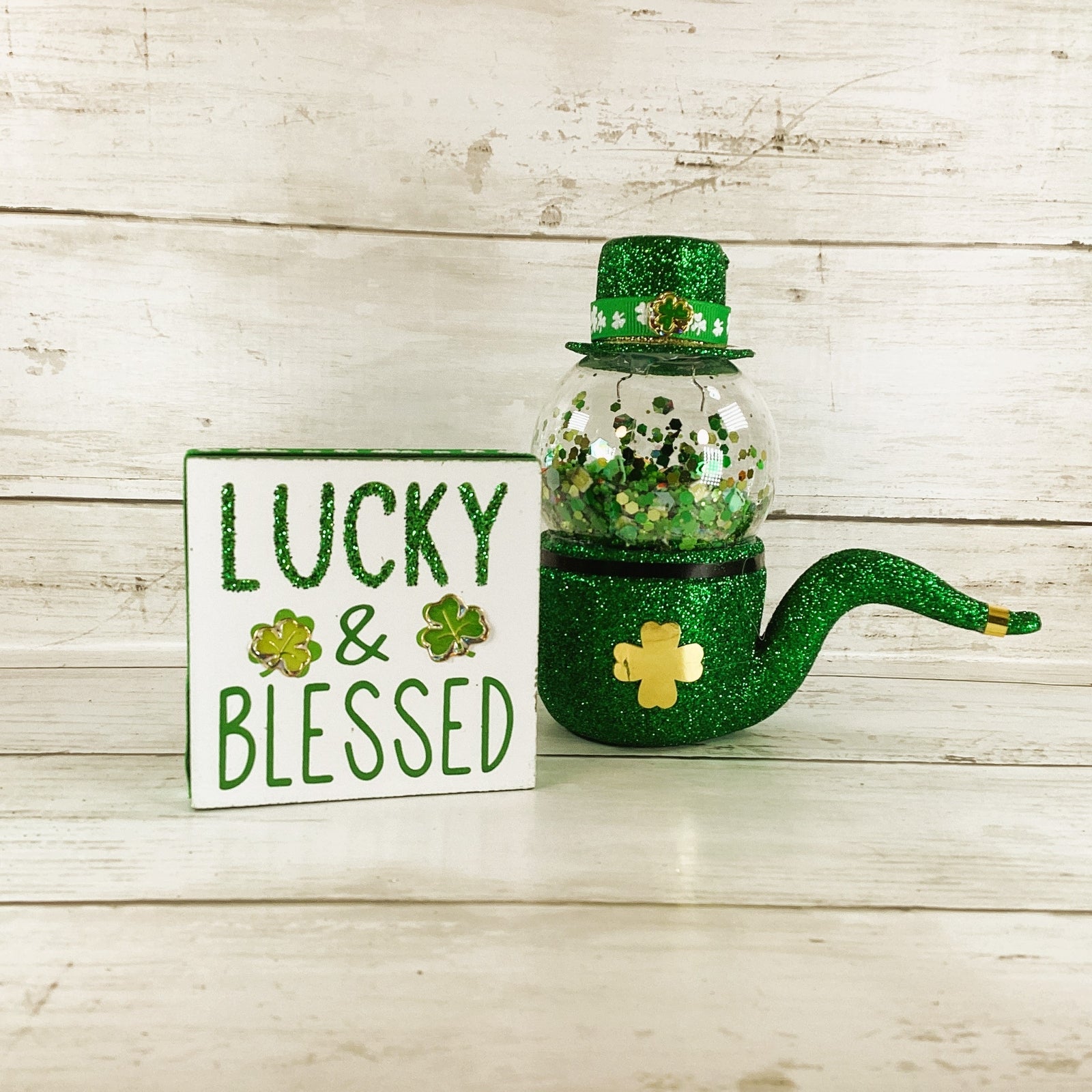 AGD St Patricks Decor - Irish Leprechaun Pipe Shaker & Sign 2pc Set