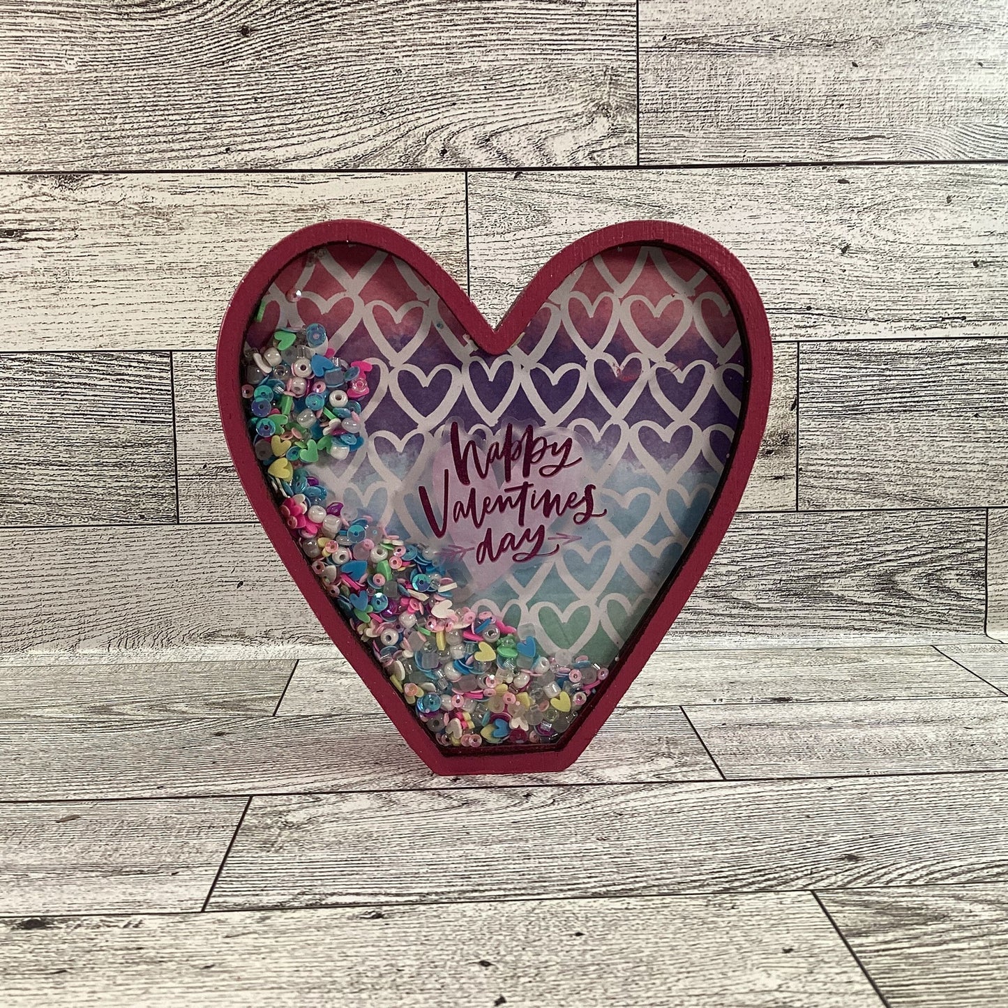 AGD  Valentines Decor - Heart Shaped Happy Day Chunky Wood Shaker