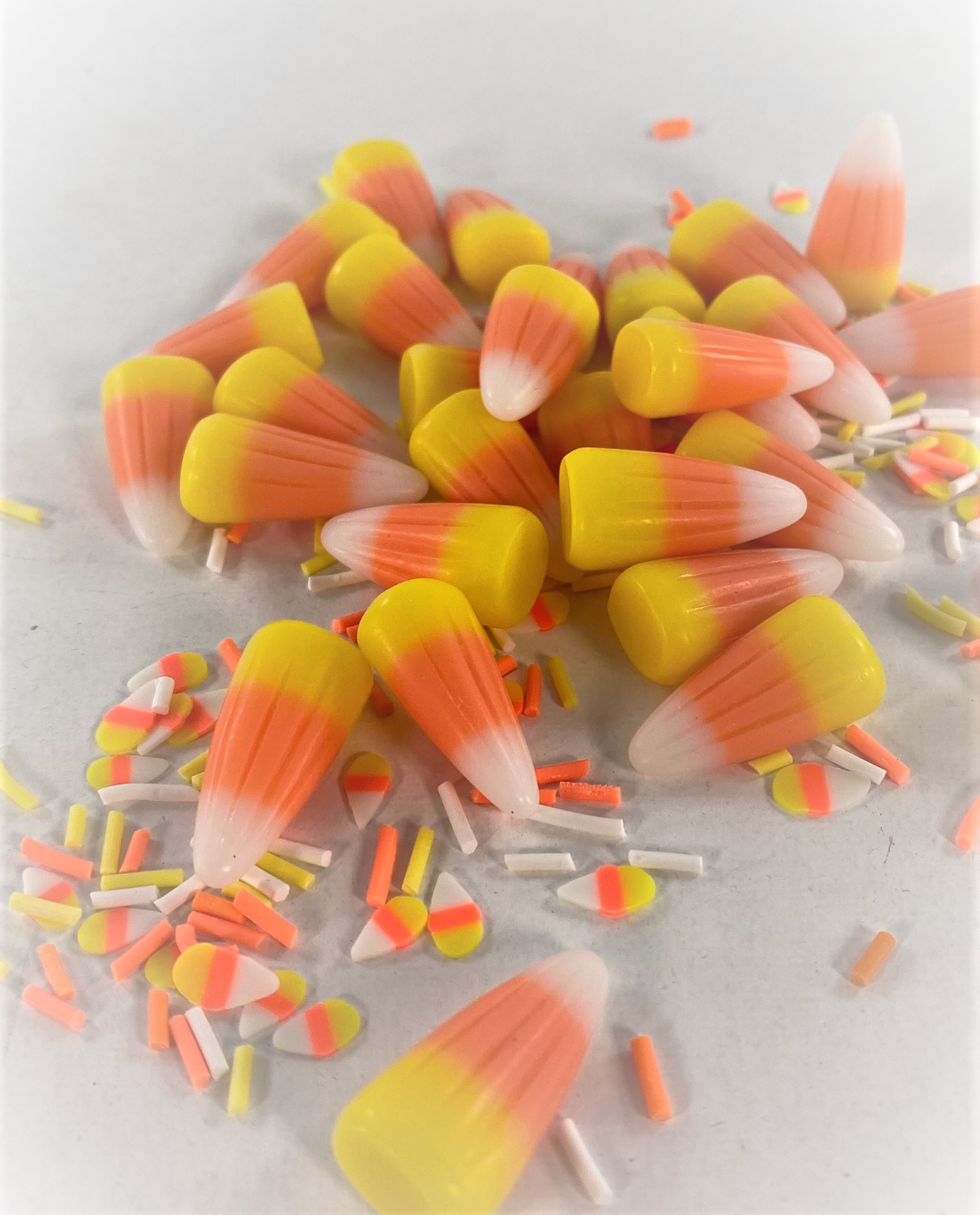 AGD Halloween Supply - Artificial FAKE Resin Candy Corn Charms Cabochon