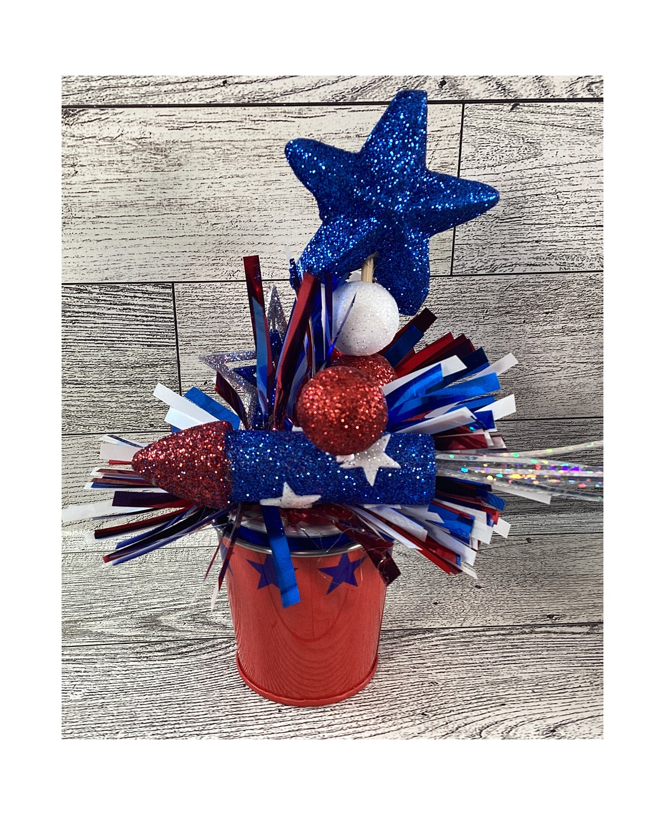 AGD Patriotic Decor - Small Firecrackers Filled Metal Bucket 3pc Set