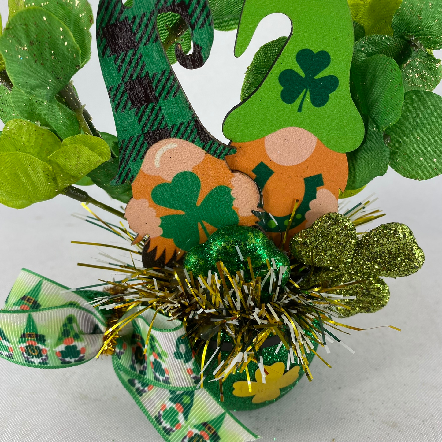 AGD St Patrick's Decor - Gnome Leprechaun Pipe Display