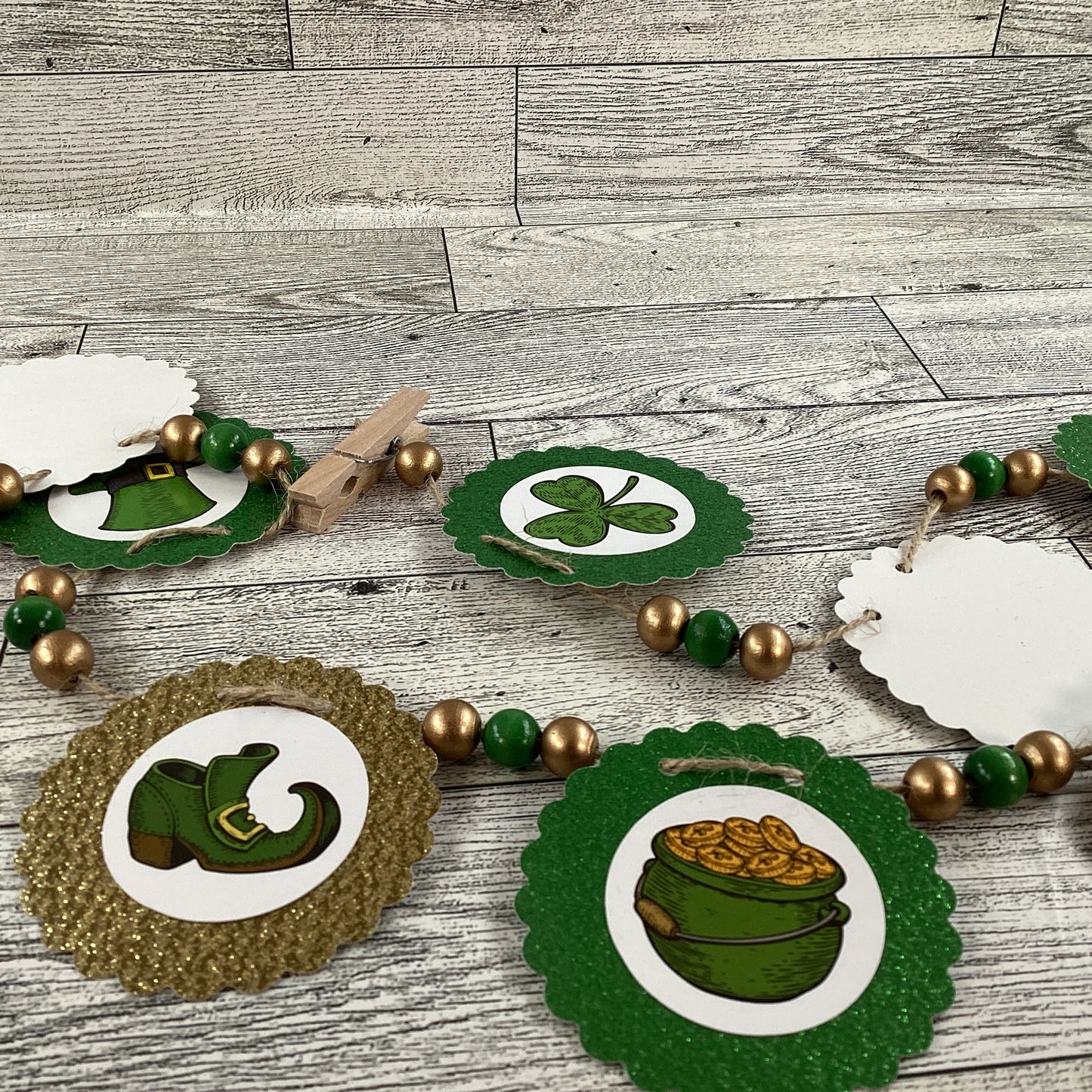 AGD  St Patricks Day Decor - Irish Shamrock Icons Mini Small Banner Garland Clip