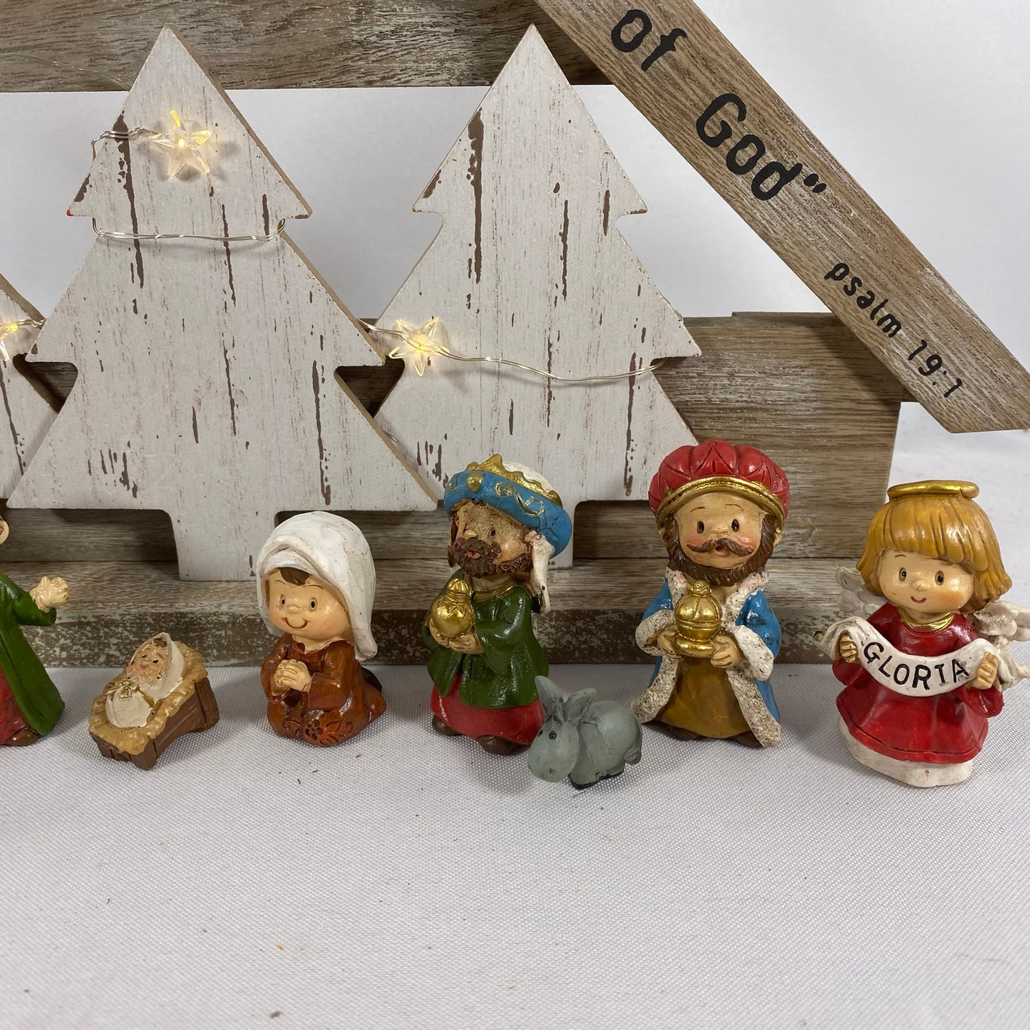 AGD Christmas Decor - Resin Children Nativity Lighted Stable Wood Manger Set