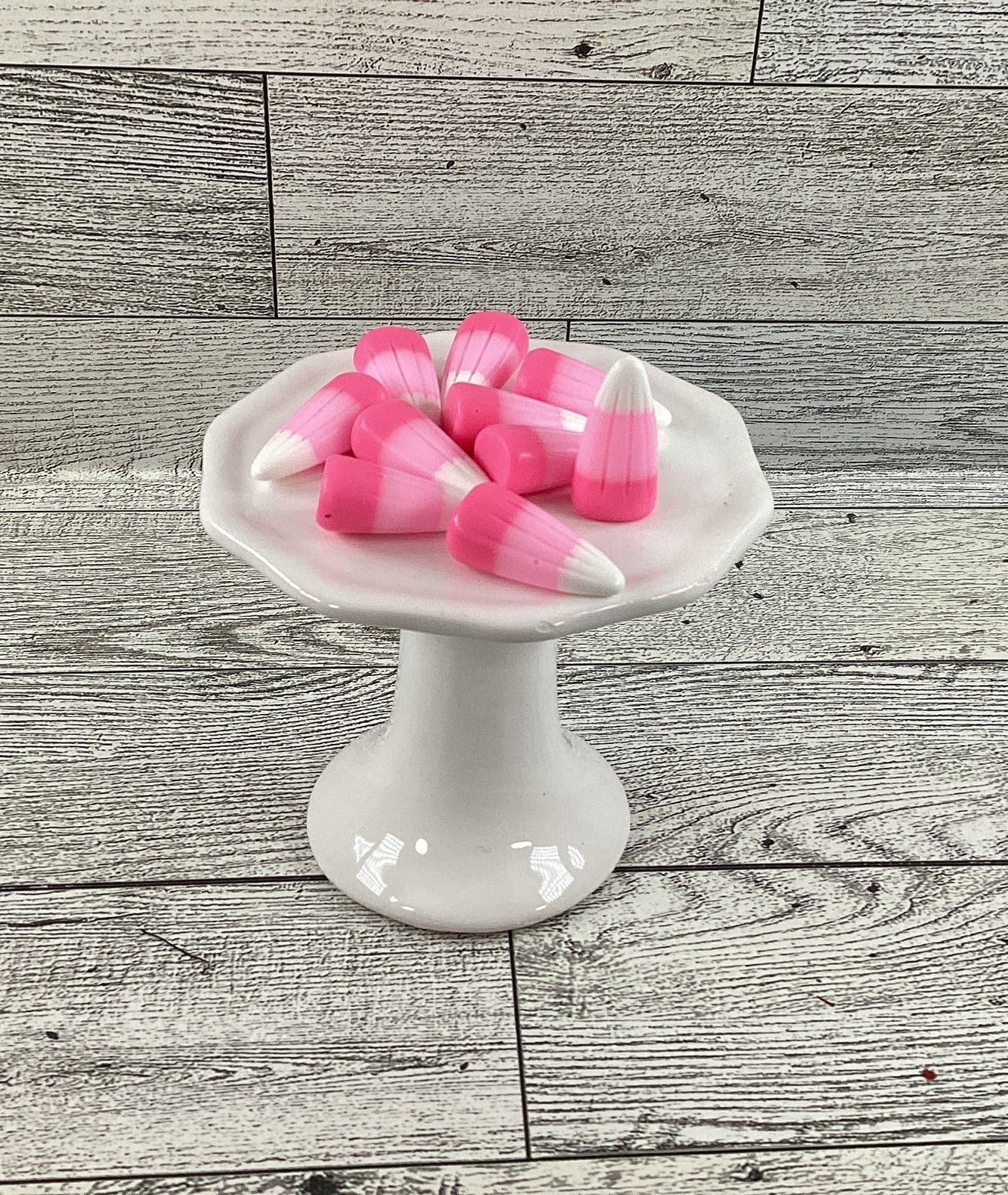 AGD Craft Supply - Realistic Artificial FAKE Resin Dark Lt Pink White Candy Corn