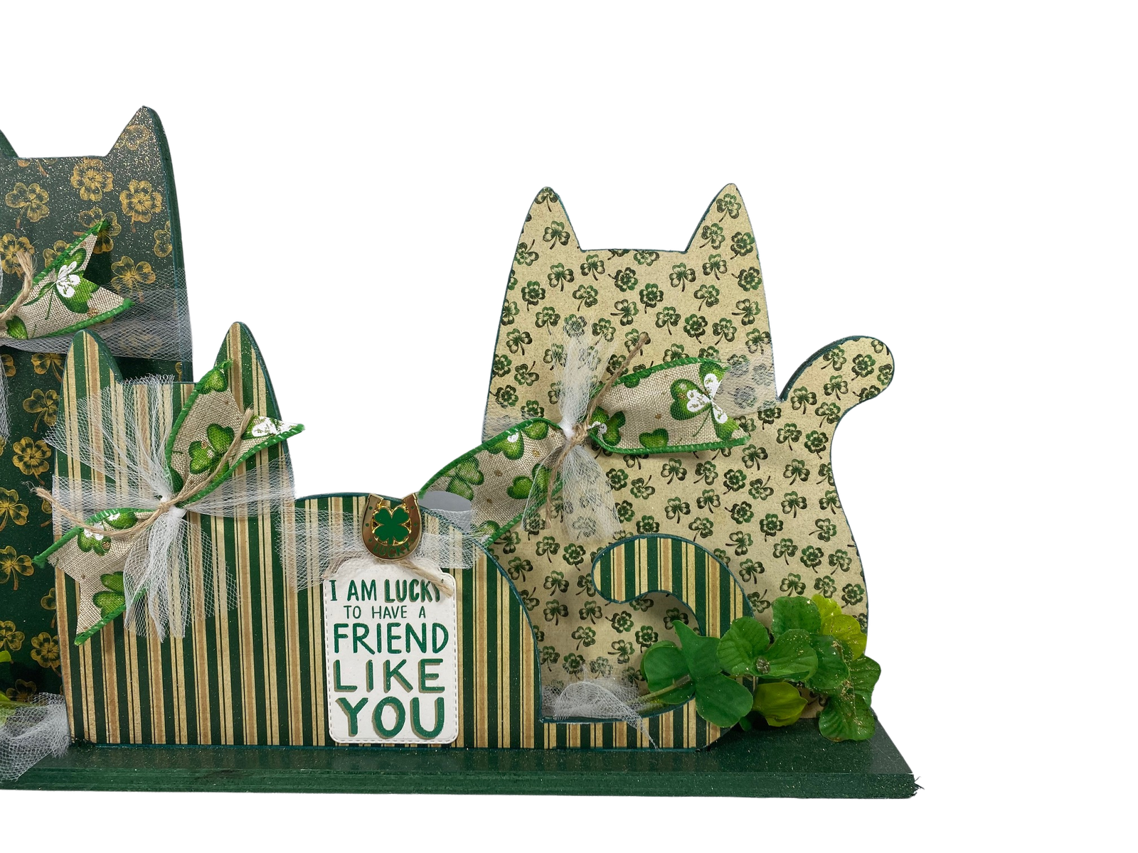 AGD Saint Patricks Decor - Lucky Shamrock Irish Trio Cat Tabletop Decor
