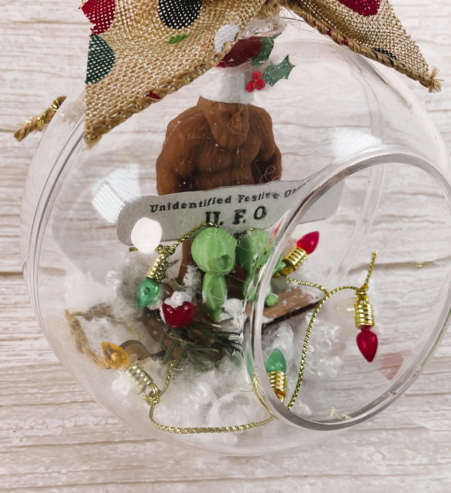 AGSD Christmas Decor - Green Alien Bigfoot Crypids Open Ornament Display