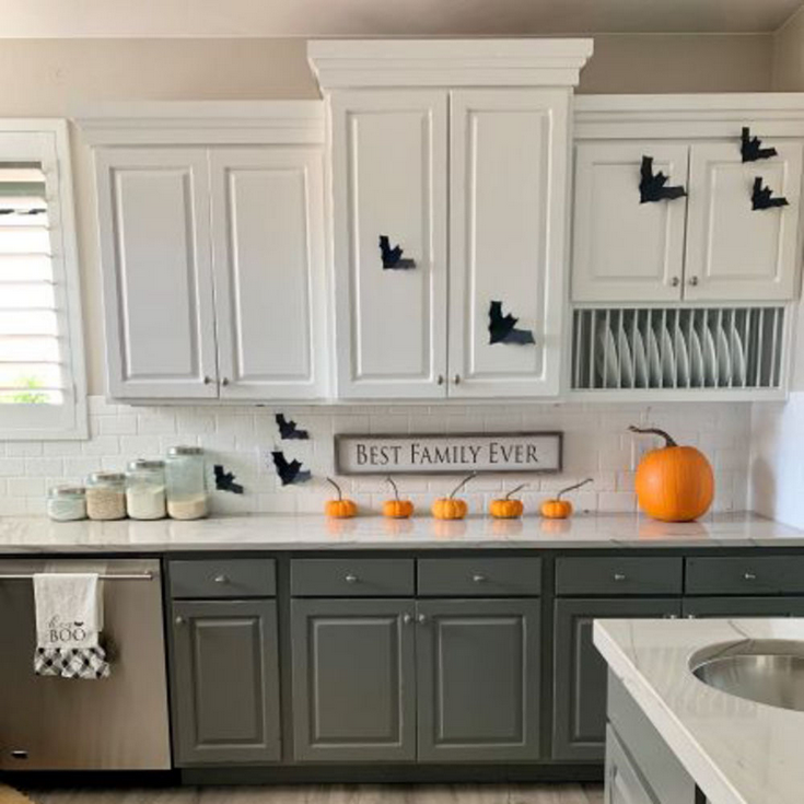 Adams Halloween Decor - Black Paper Bats 7 and 9-inch 15pc Set