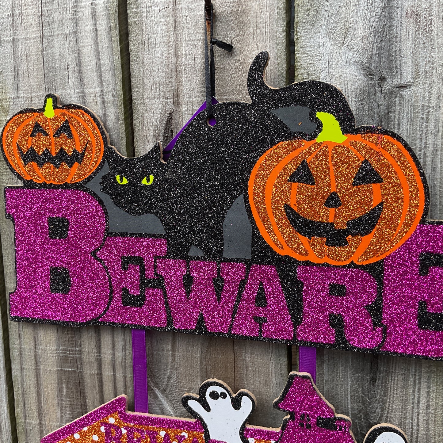 DT Halloween Decor - Beware Black Cat Glitter Chipboard Sign