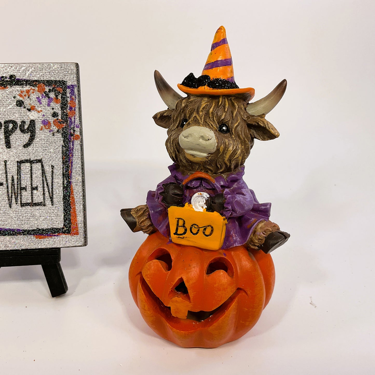 AGSD Halloween Decor - LED Resin Highland Cow Figurines & Sign 3pc Set