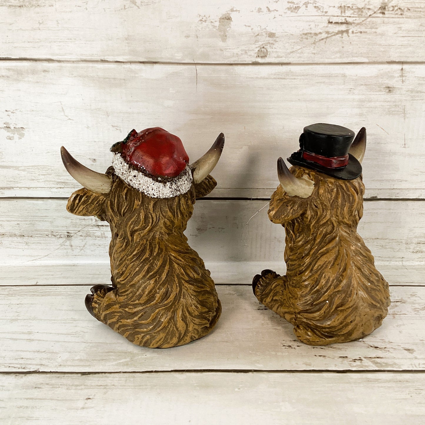 AGSD Christmas Decor - Resin Scottish Highland Cow Couple Figurines 3pc Set