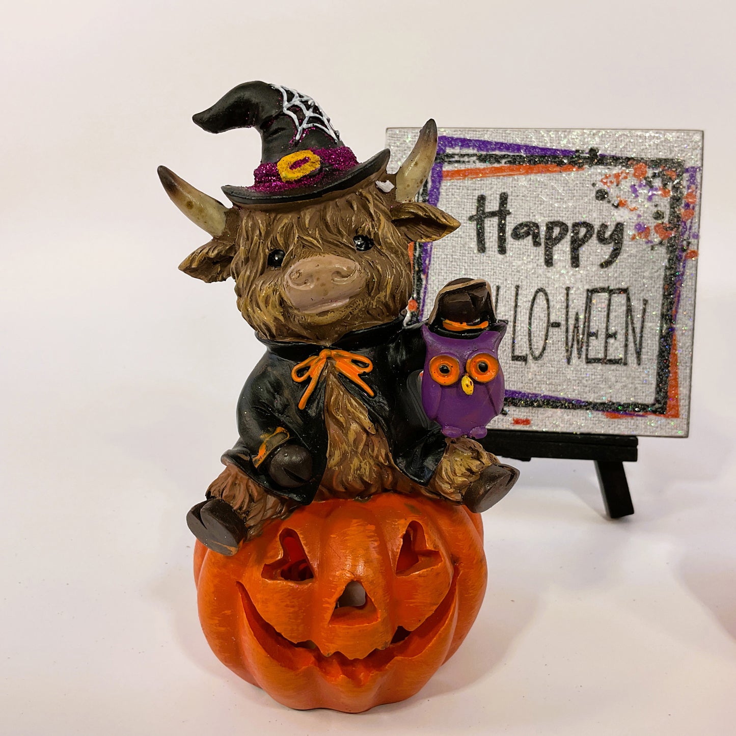 AGSD Halloween Decor - LED Resin Highland Cow Figurines & Sign 3pc Set