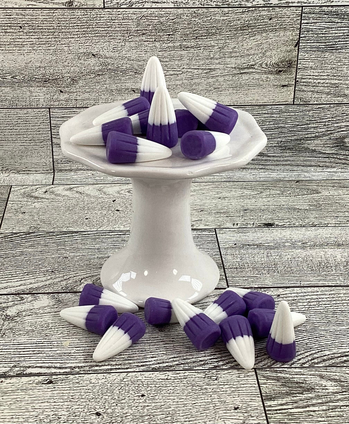 AGSD Craft Supply - Realistic Artificial FAKE Resin Purple White Candy Corn