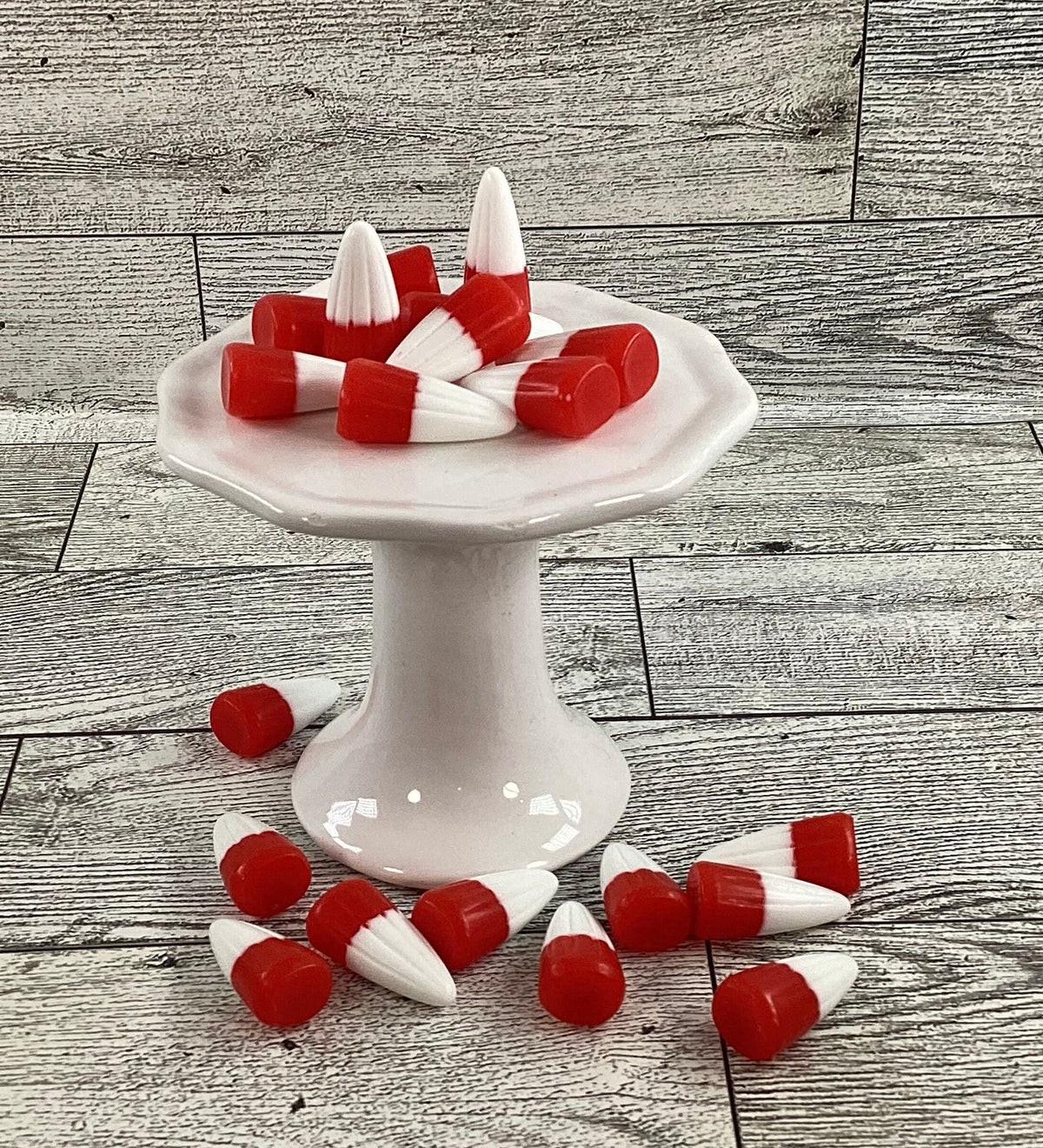 AGSD Craft Supply -  Realistic Artificial FAKE Resin Red White Candy Corn