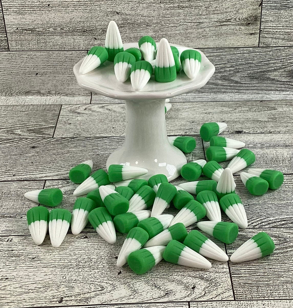 AGSD Craft Supply - Realistic Artificial FAKE Resin Green White Candy Corn