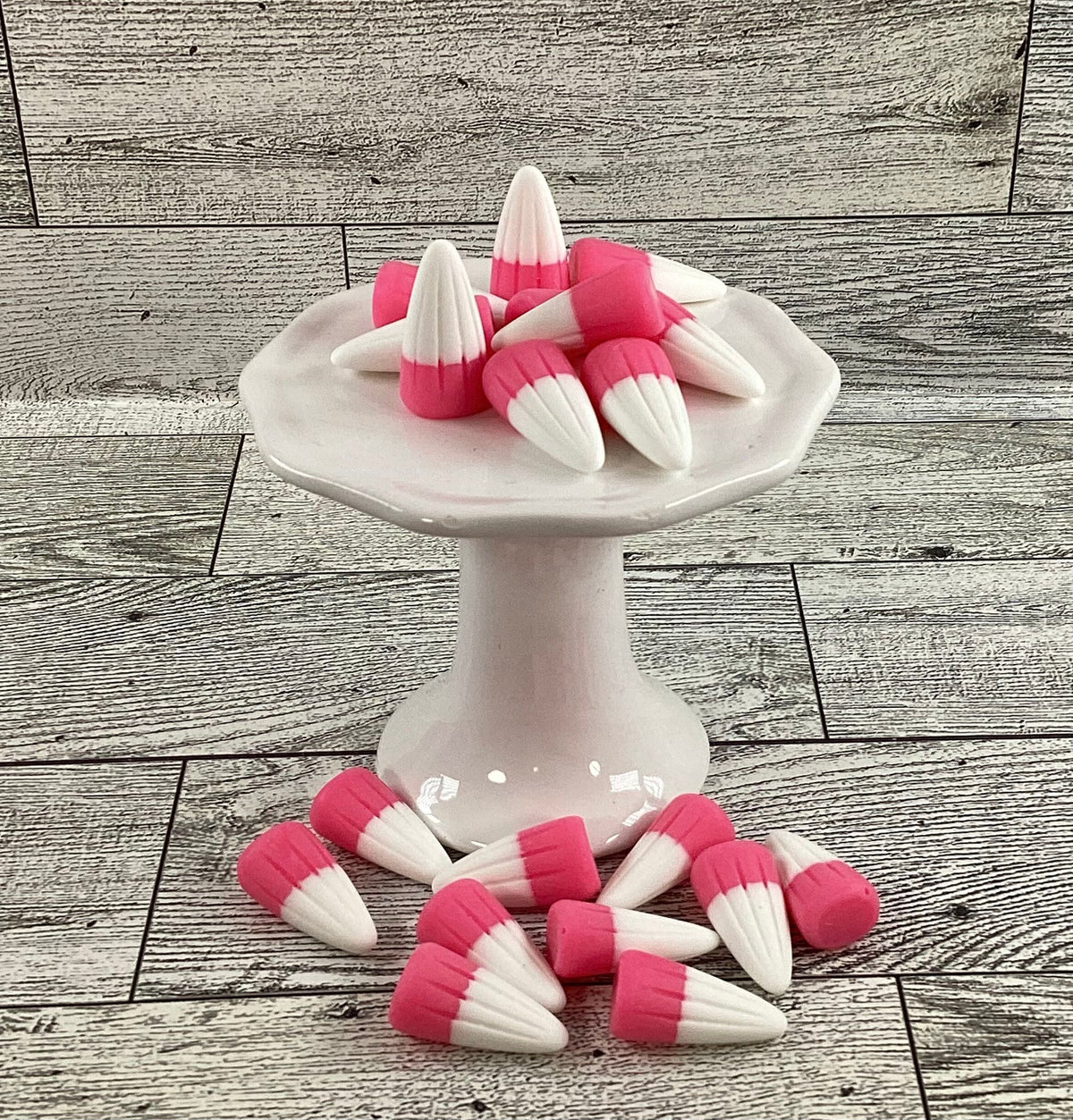 AGSD Craft Supply - Realistic Artificial FAKE Resin Bright Pink White Candy Corn