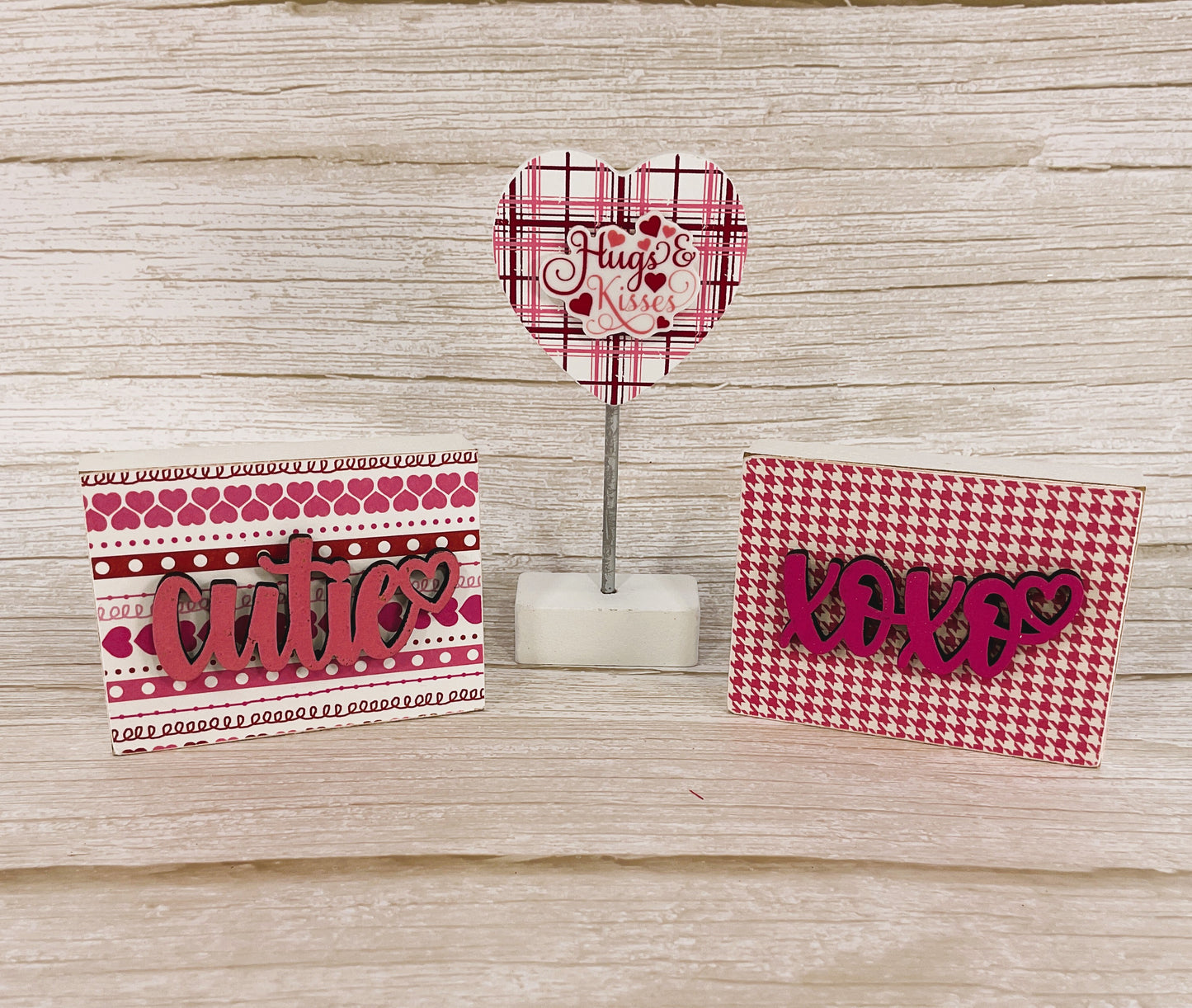 AGSD Valentines Decor - Mini Block Signs & Heart Stand Tier Tray 2pc