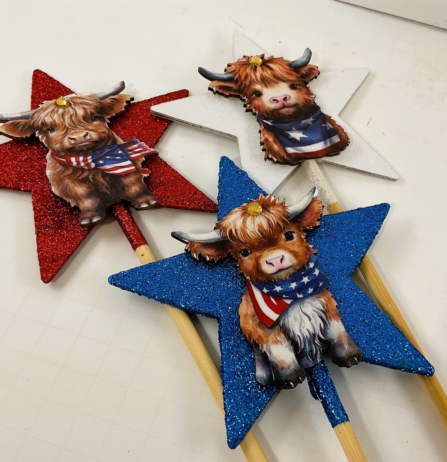AGD Patriotic Decor - Highland Cow Red White Blue Glitter Star Pick Stakes 3pc