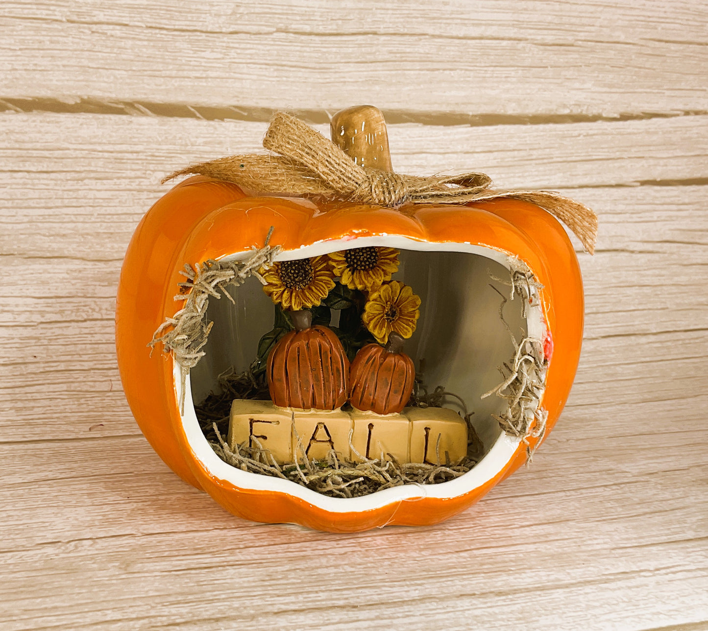 AGD Fall Decor - Pumpkin and Sunflowers Ceramic Pumpkin Diorama