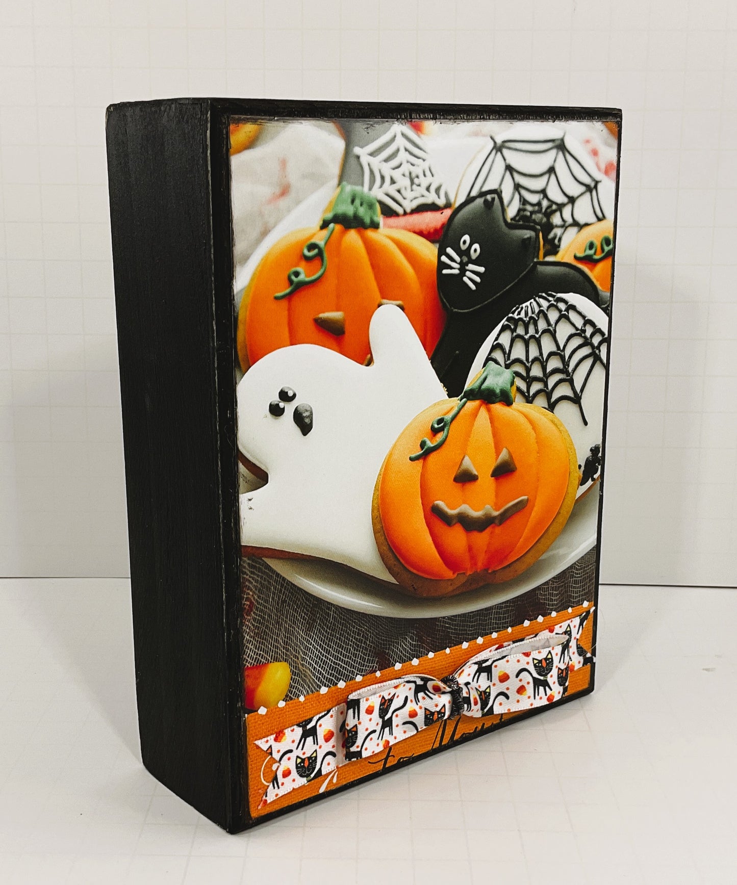 AGD Halloween Decor - Pumpkin Ghost Cat Cookie Box Sign