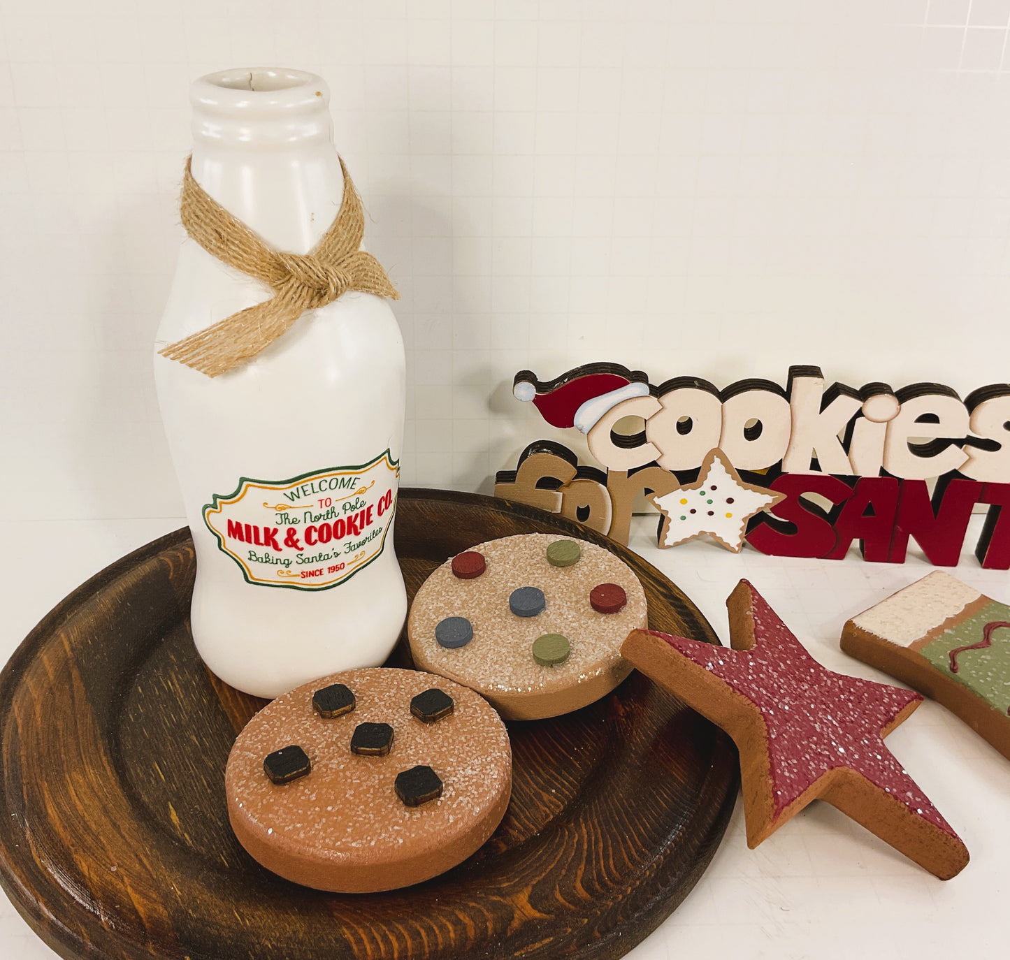 AGD Christmas Decor - Milk Bottles Gingerbread Cookies for Santa Plate Set