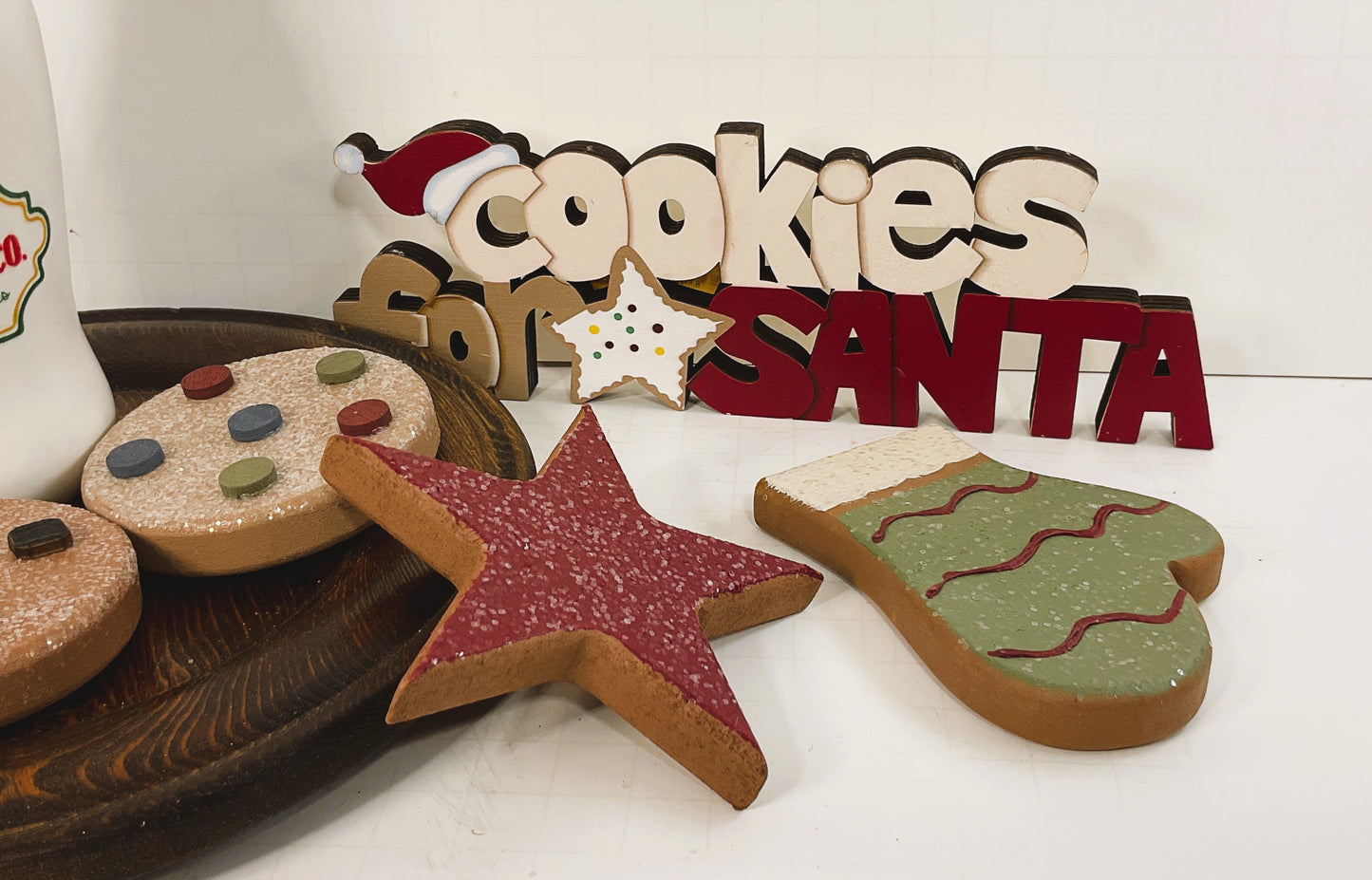 AGD Christmas Decor - Milk Bottles Gingerbread Cookies for Santa Plate Set