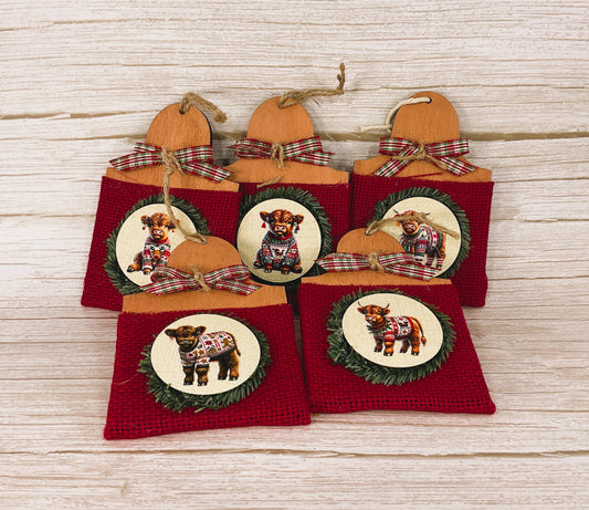 AGD Christmas Decor - Highland Cow Ear Tag Ornaments 5pc Set