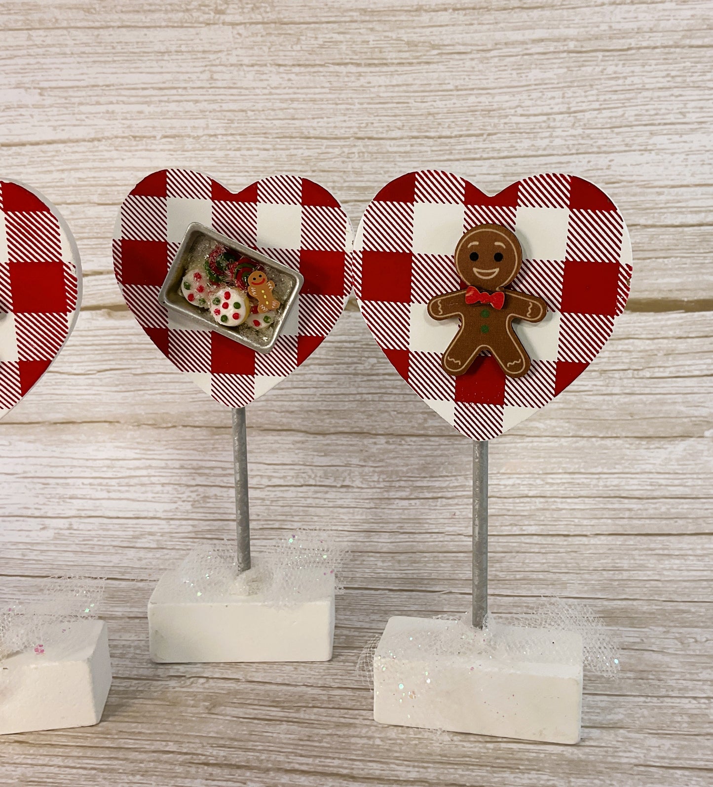 AGD Christmas Decor - Miniature Cookies Gingerbread Heart Stands 3pc