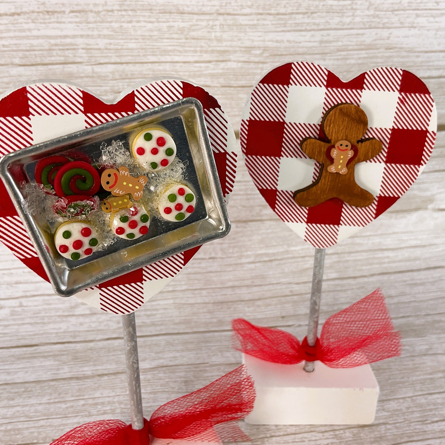 AGD Christmas Decor - Miniature Cookies Gingerbread Heart Stands 3pc