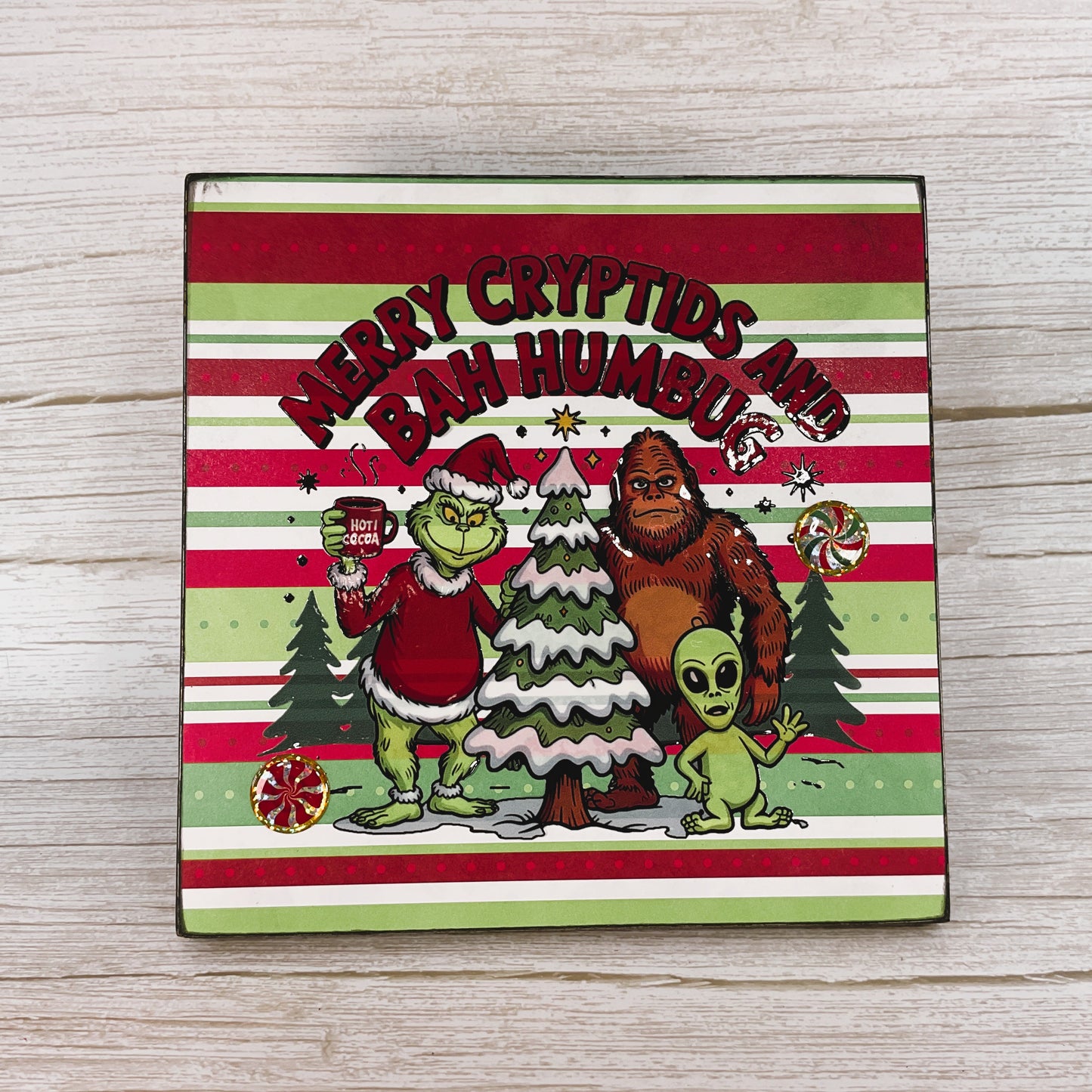 AGD  Christmas Decor - Merry Cryptids Bigfoot Aliens Tabletop Easel Sign