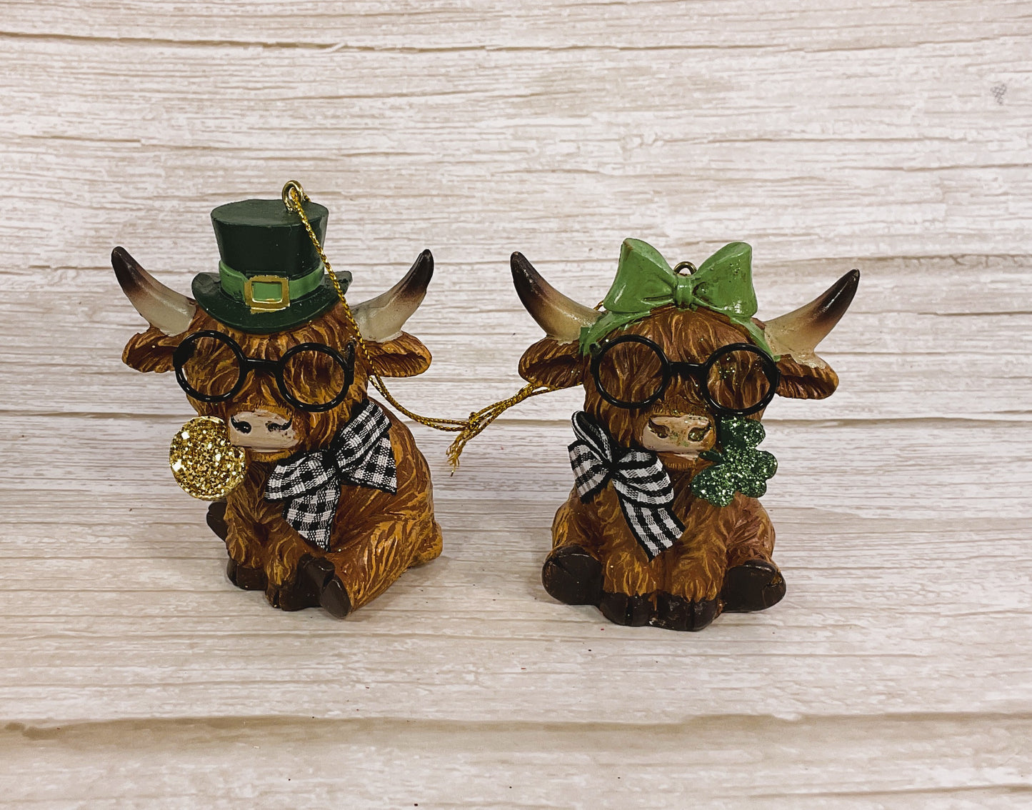 AGSD St Patrick's Decor - Highland Cow Figurine Arrow Sign Truck 4pc Set