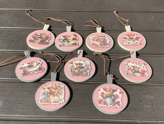 AGSD Valentine Decor – Highland Cow Wood Tag Ornaments 9pc Set