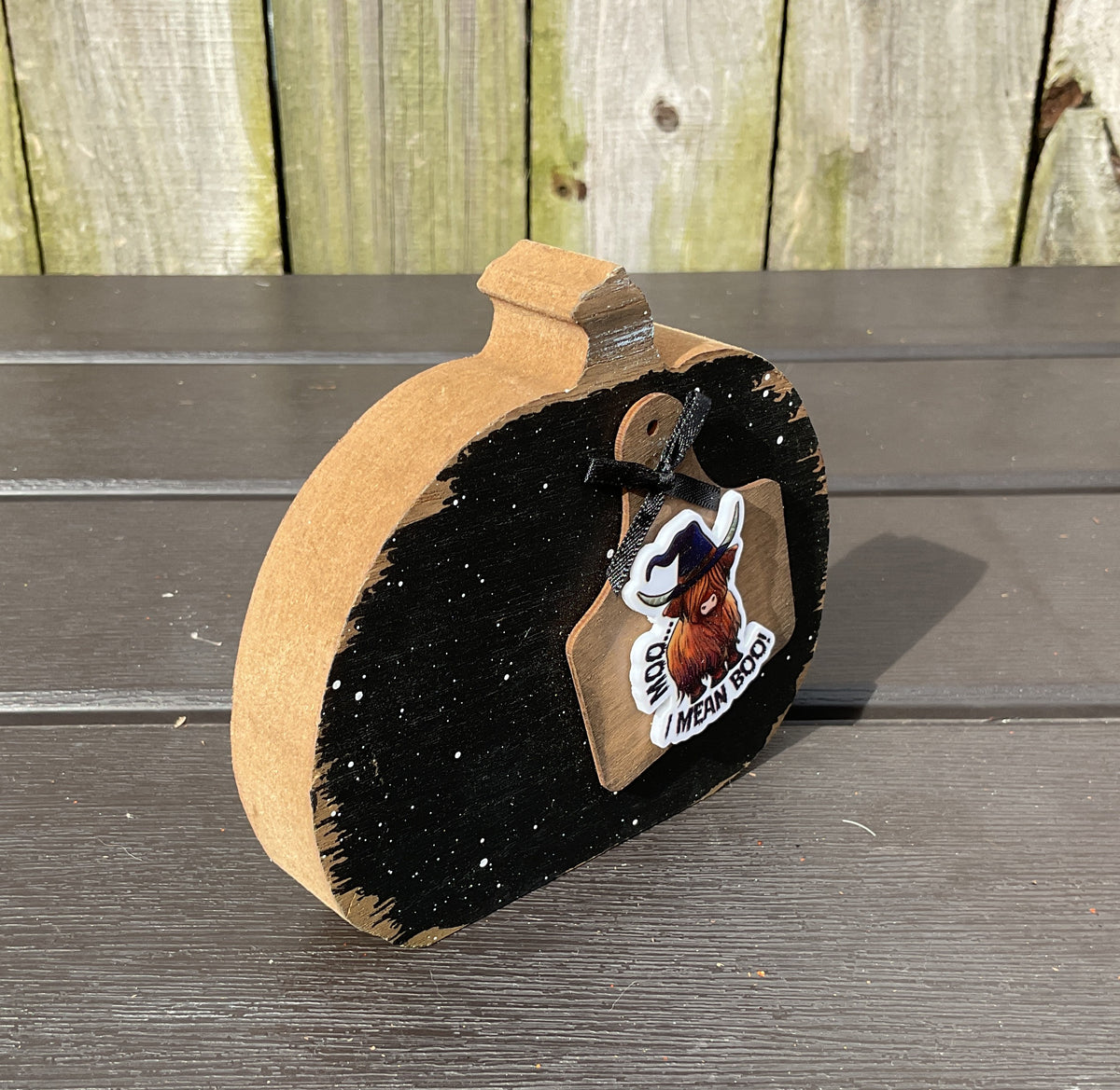 AGSD Halloween Decor - Highland Cow SM Black Pumpkin Tier Tray Sitter