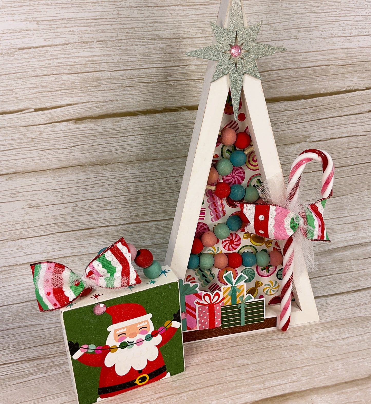 Pink Retro Beaded Christmas Tree & Santa Sign – Handcrafted Holiday Décor Set, 2 Piece