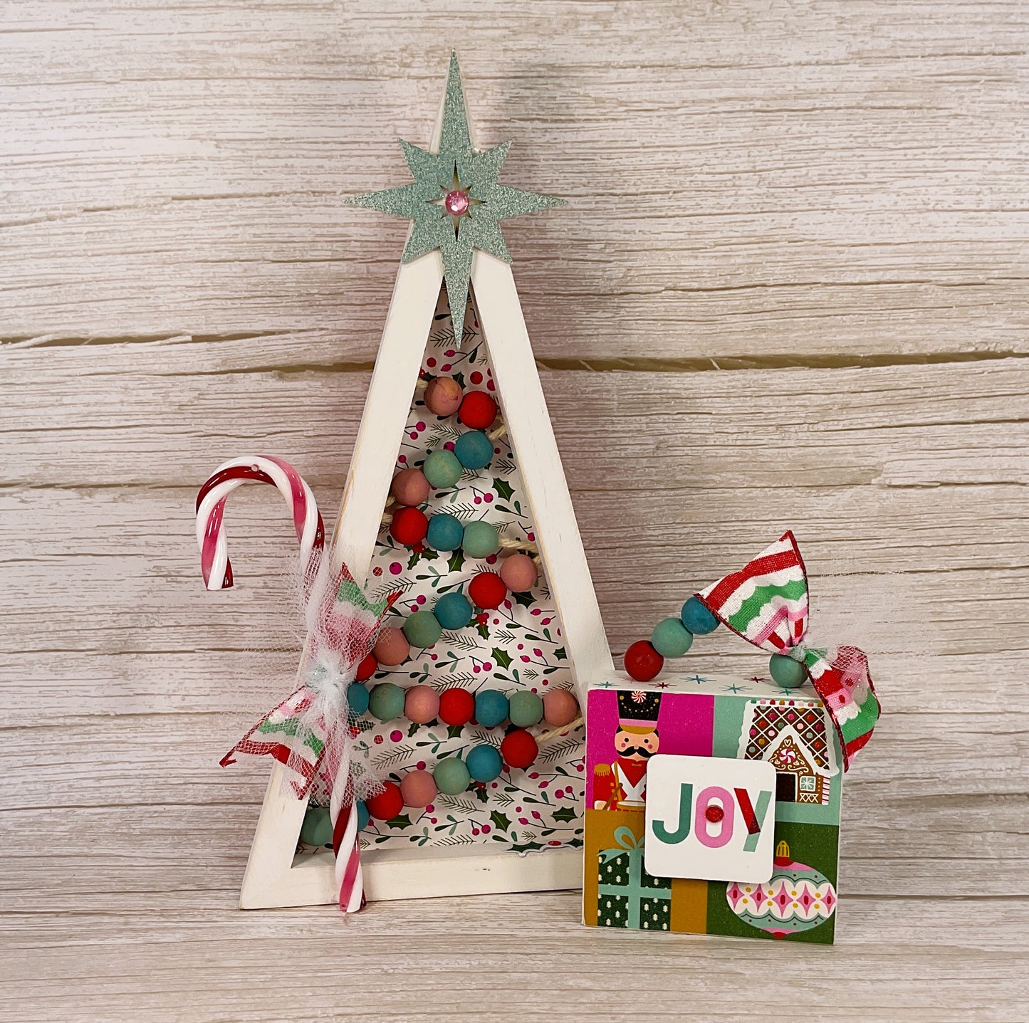 Pink Retro Beaded Wood Christmas Tree & Sign – Handcrafted Holiday Gift Set, 2 Piece