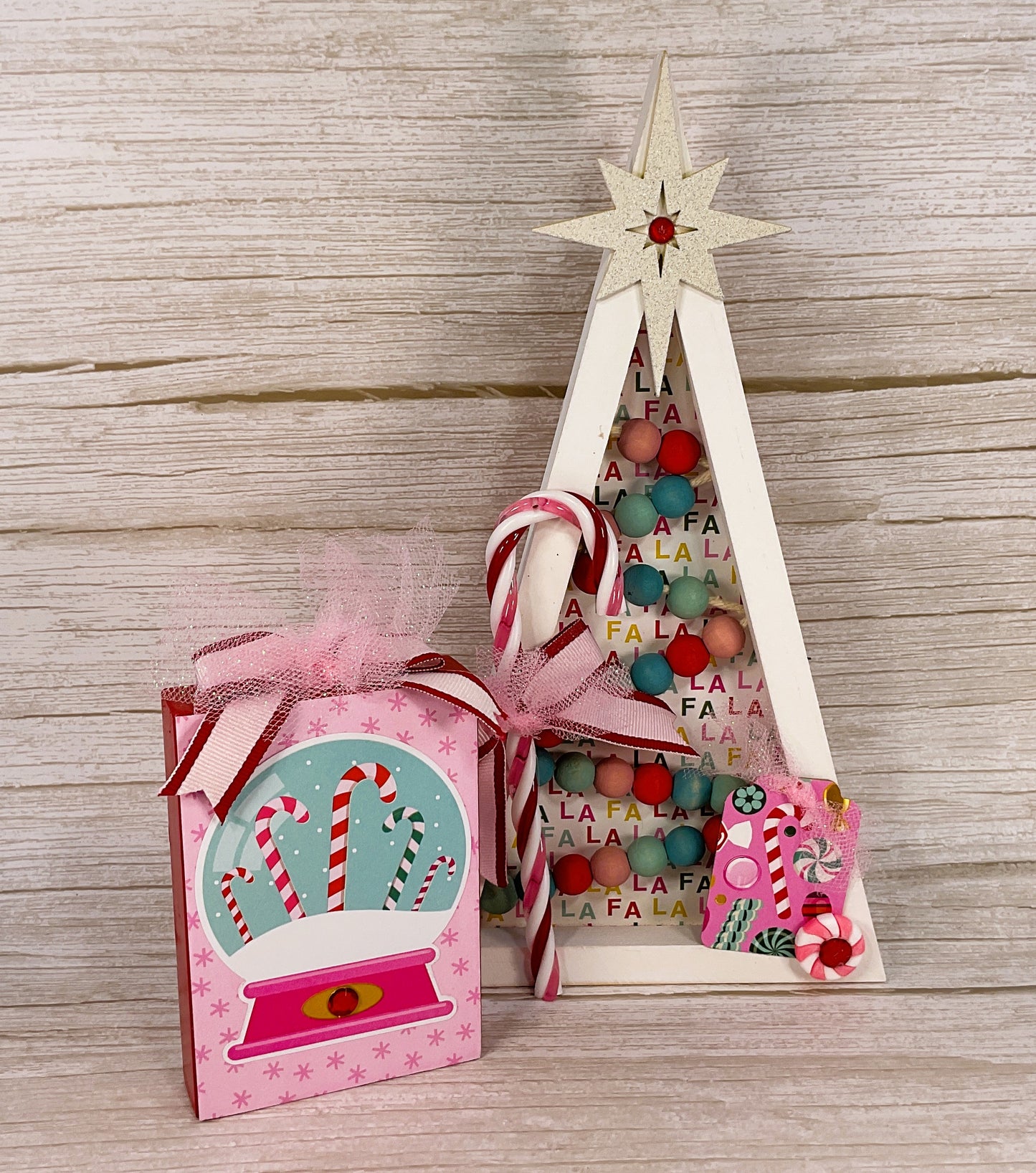 Colorful Pink Retro Beaded Wood Christmas Tree & Sign Set – 2 Piece (Style B)
