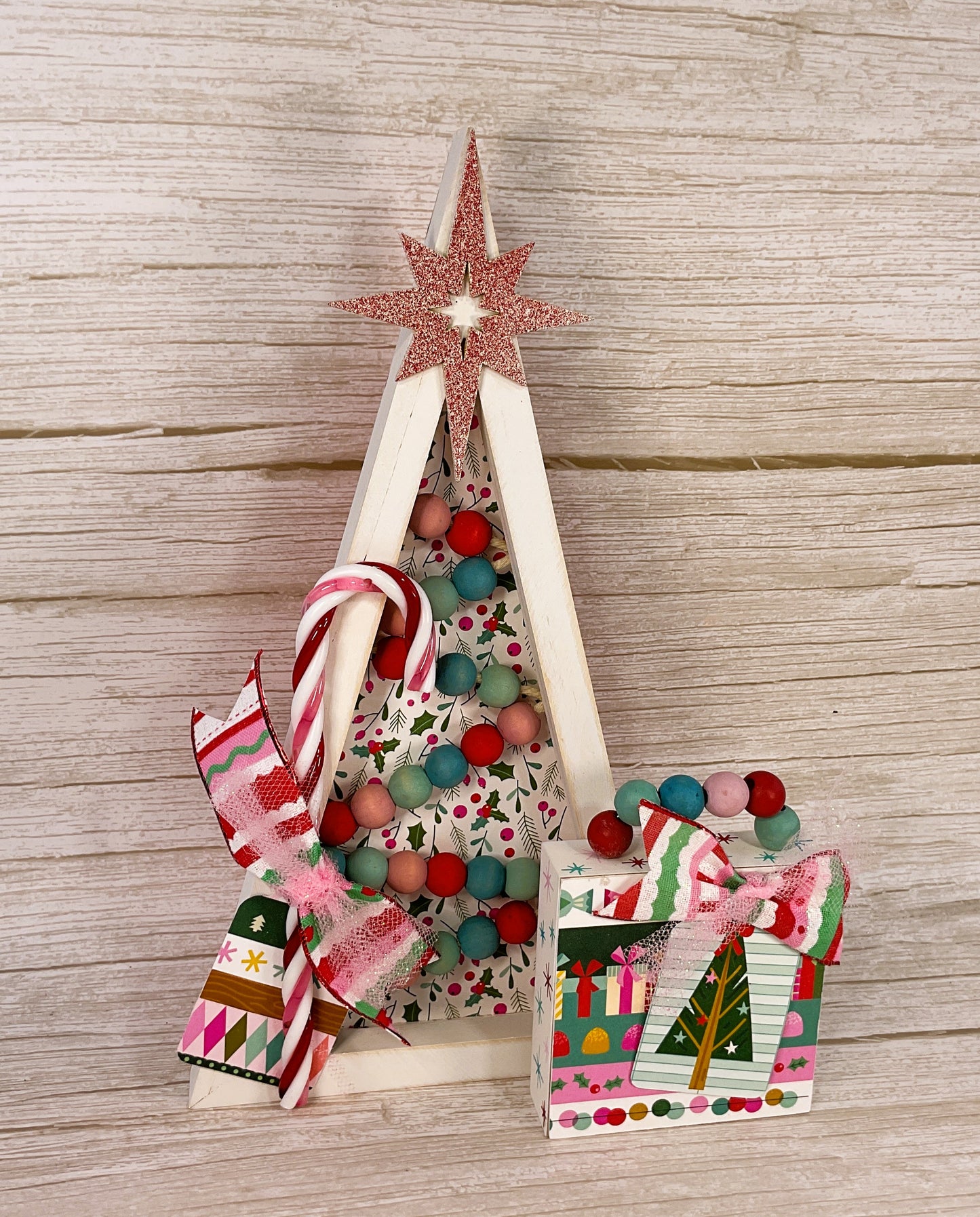 Pink Blue & Red Retro Beaded Wood Christmas Tree & Sign Set – Handcrafted, 2 Piece